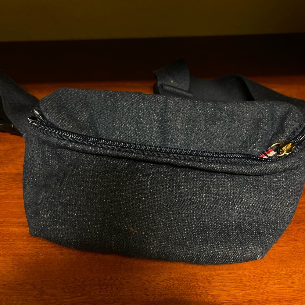 Tommy Hilfiger Unisex-Adult Fanny Pack Waist Denim Navy Adjustable Strap